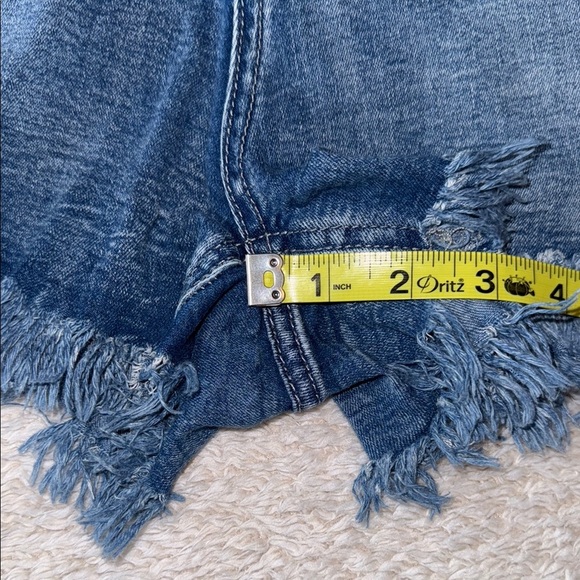 🩳 MODARANI Women’s Cutoff Distressed Denim Shorts – Size XXL - Picture 4 of 11